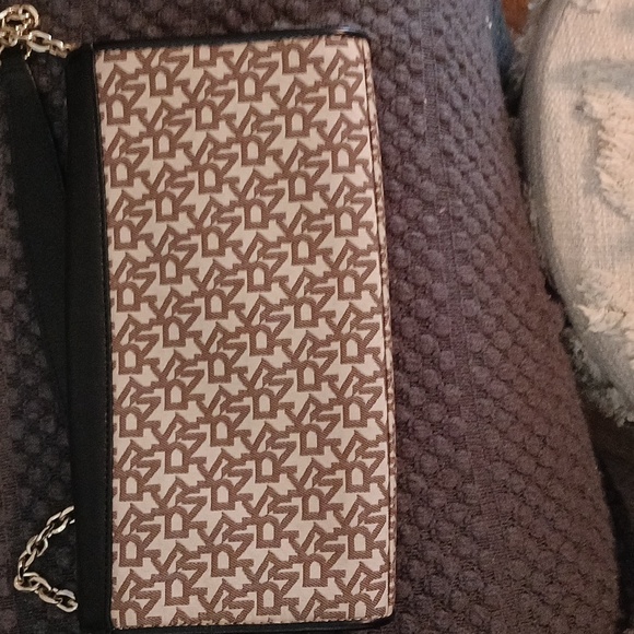 DKNY Vintage signature chain handle 🎒 Bag Authentic - Picture 8 of 14